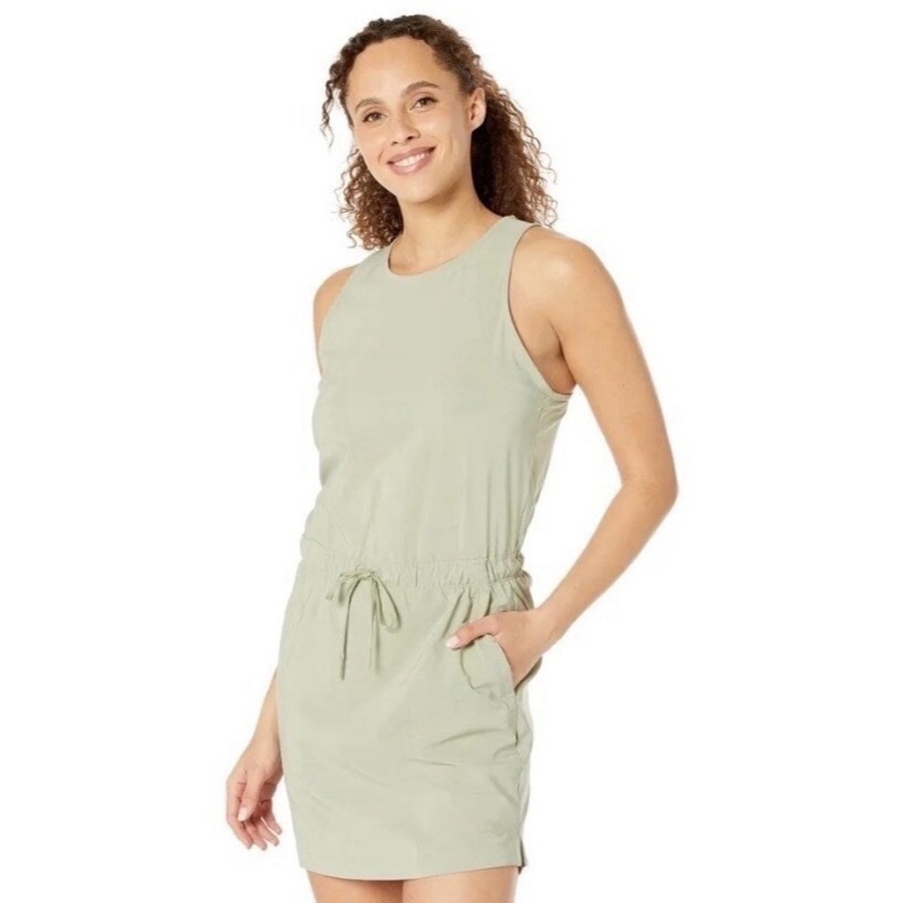 The North Face Womens Never Stop Dress Tea Green Size XL NWT W/ Bike Shorts